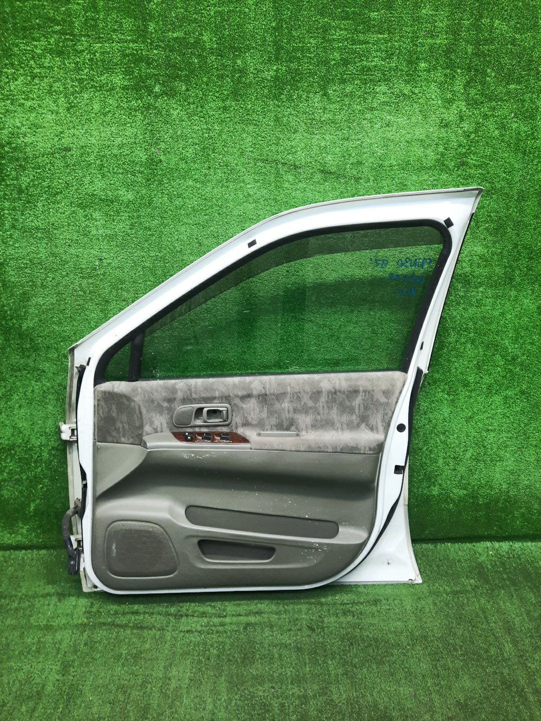 Дверь правая передняя NISSAN RNESSA N30, NN30, PNN30 3823 5 ракурс