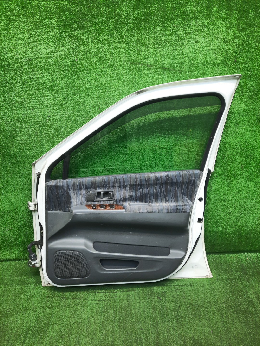 Дверь правая передняя NISSAN RNESSA N30, NN30, PNN30 3825 2 ракурс