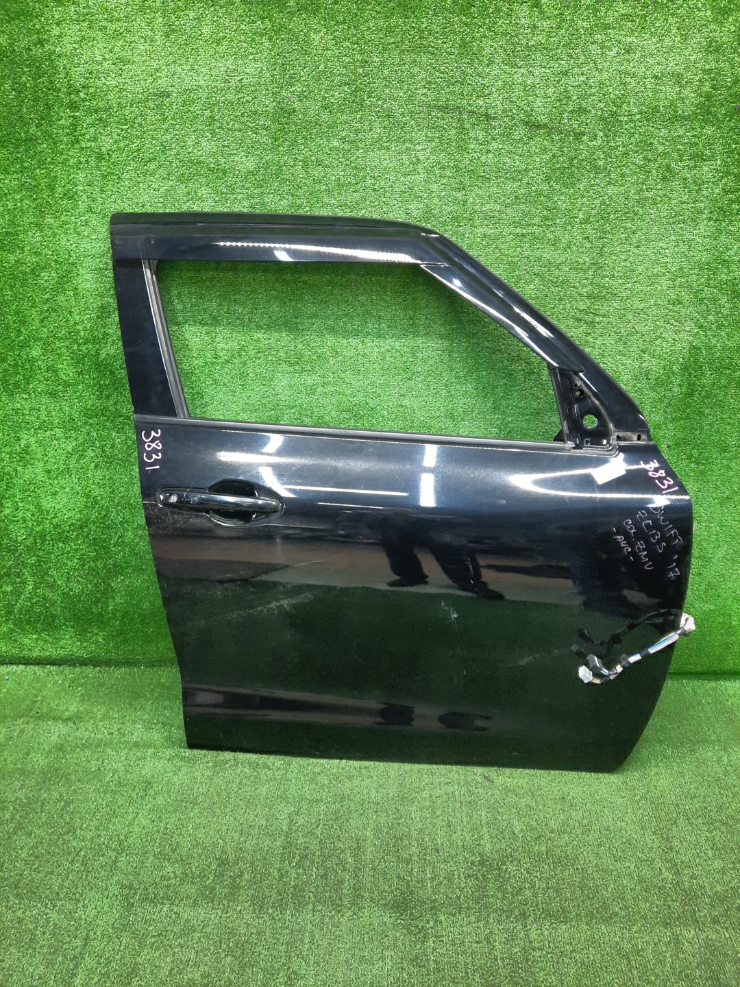 Дверь правая передняя SUZUKI SWIFT ZD53S, ZD83S, ZC13S, ZC43S, ZC83S, ZC53S, ZC33S 3831 1 ракурс