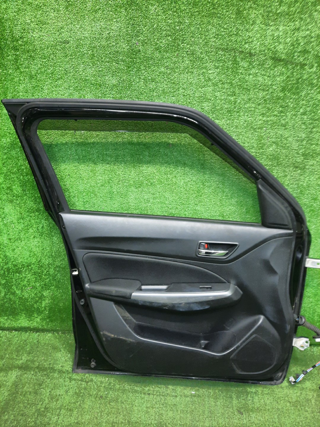Дверь левая передняя SUZUKI SWIFT ZD53S, ZD83S, ZC13S, ZC43S, ZC83S, ZC53S, ZC33S 3862 3 ракурс