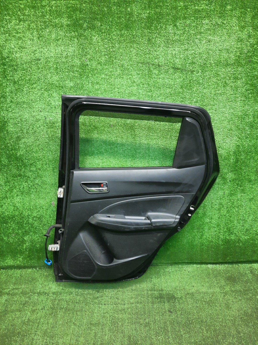 Дверь правая задняя SUZUKI SWIFT ZD53S, ZD83S, ZC13S, ZC43S, ZC83S, ZC53S, ZC33S 3864 3 ракурс