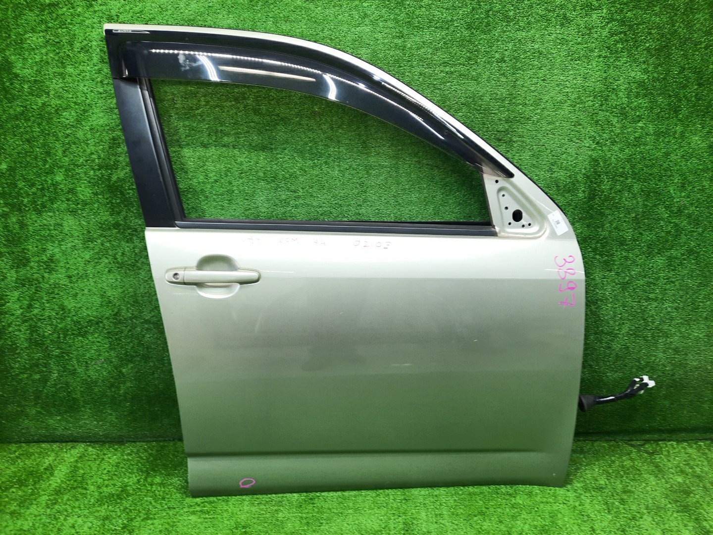 Дверь правая передняя TOYOTA RUSH, BE-GO J210E, J200E, J210G, J200G 3897 1 ракурс