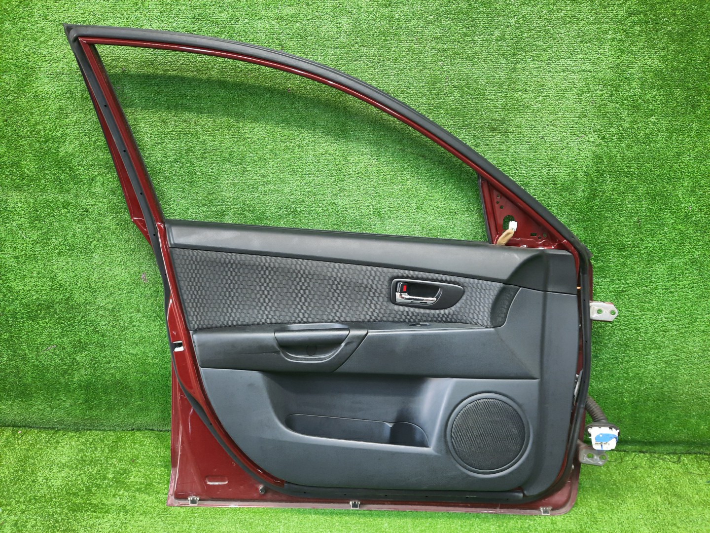 Дверь левая передняя MAZDA AXELA, MAZDA 3, 3 BK5P, BK3P, BKEP, BK SEDAN 3 ракурс