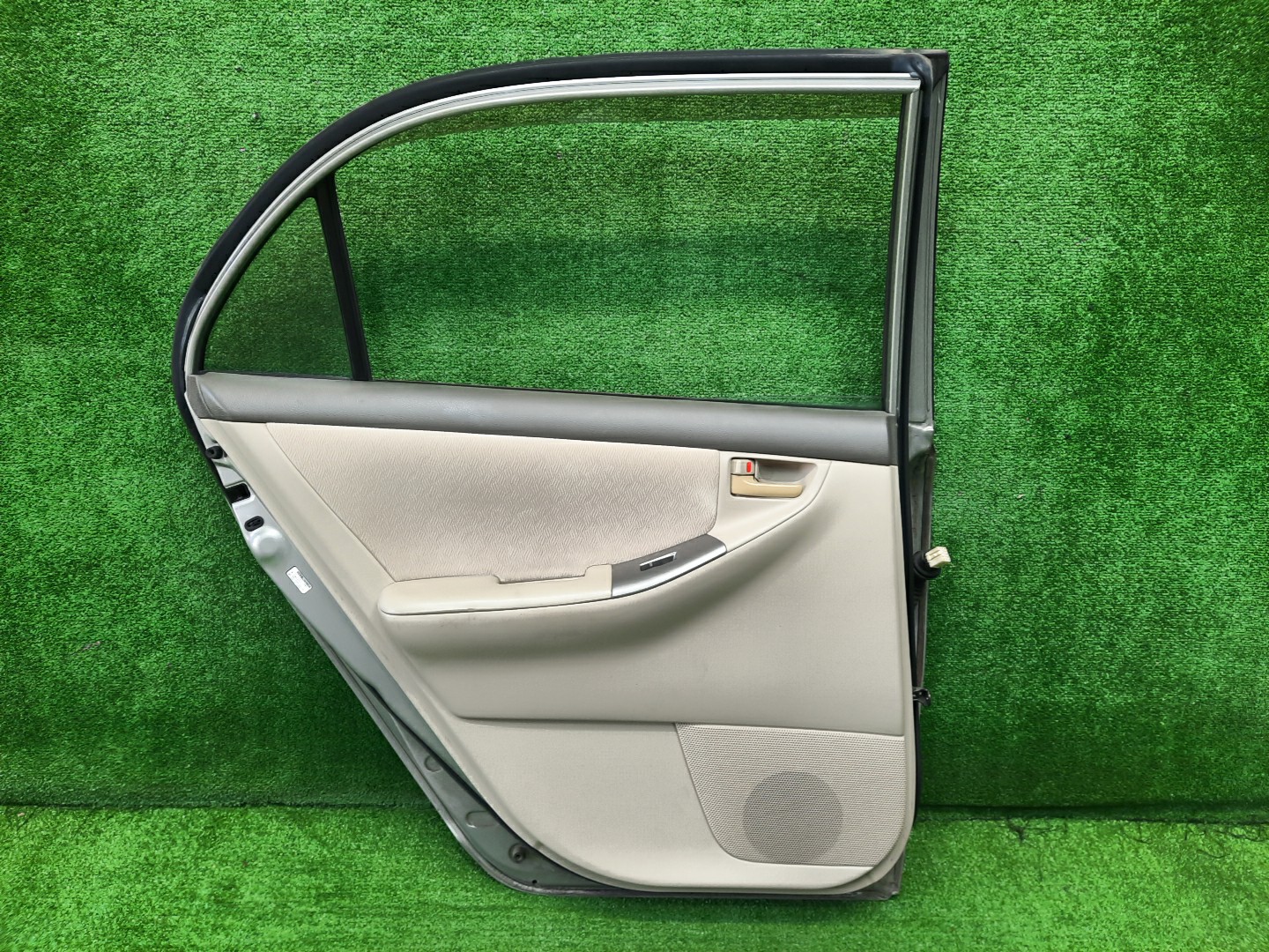 Дверь левая задняя TOYOTA COROLLA ZZE124, NZE121, NZE120, ZZE122, NZE124, CE121 3917 4 ракурс