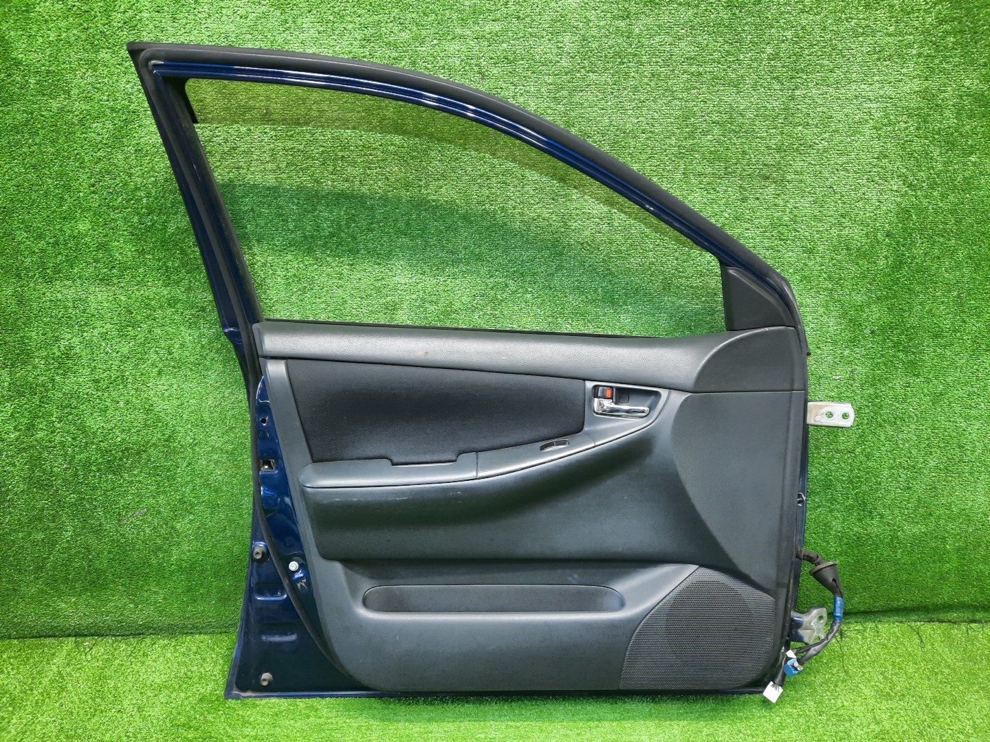 Дверь левая передняя TOYOTA COROLLA, COROLLA FIELDER, ALLEX, COROLLA RUNX ZZE124, NZE121, NZE120, ZZE122, NZE124, CE121, NZE121G, ZZE123G, ZZE124G, ZZE122G, NZE124G, ZZE123 3921 3 ракурс