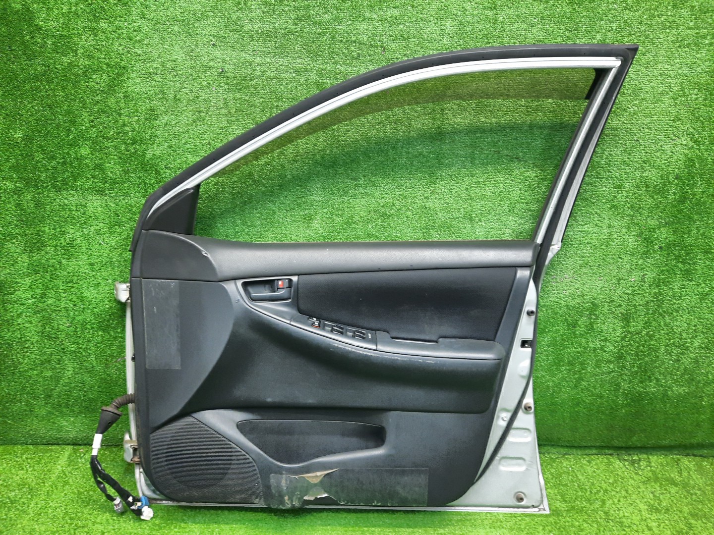 Дверь правая передняя TOYOTA COROLLA, COROLLA FIELDER, ALLEX, COROLLA RUNX ZZE124, NZE121, NZE120, ZZE122, NZE124, CE121, NZE121G, ZZE123G, ZZE124G, ZZE122G, NZE124G, ZZE123 3923 4 ракурс