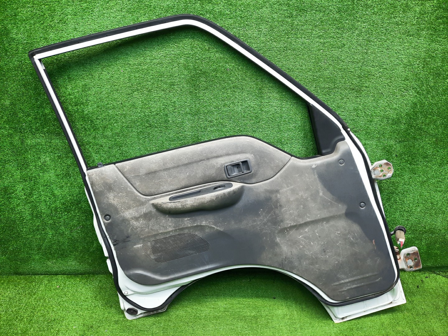 Дверь левая передняя MAZDA DELICA, BONGO, VANETTE SKF2VM, SK22VM, SK82VM, SKP2VM, SLP2T, SK22T, SK82V, SK82T, SK22V, SKF2V, SKP2V, SKP2T, SKF2T, SLP2V, SK82VN, SK22VN, SKF2TN, SK82TN, SK22TN, SKP2VN, SKP2TN, SK82LN, SKF2VN 3978 5 ракурс