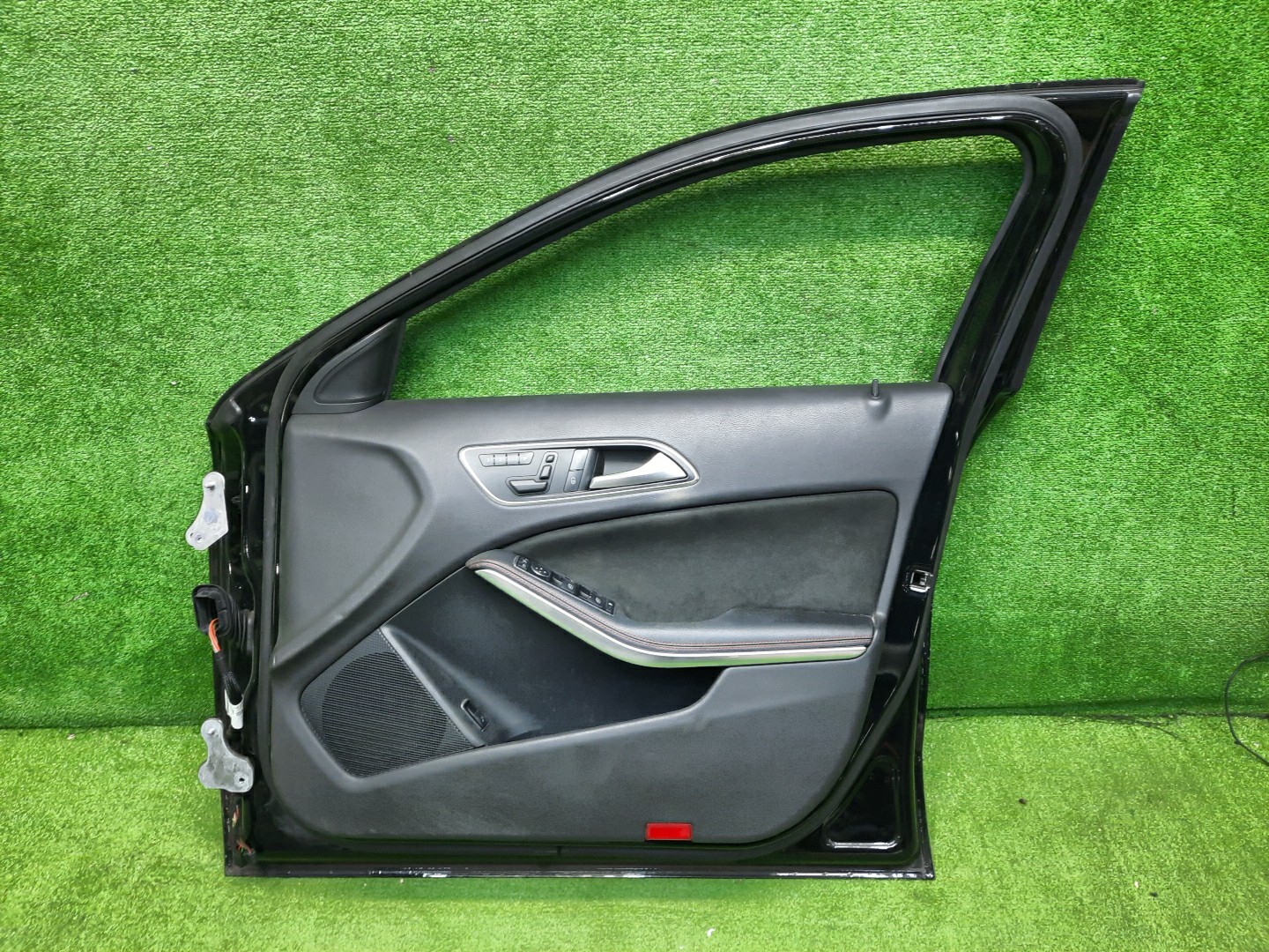 Дверь правая передняя MERCEDES-BENZ GLA-Class X156, 156946, 156942, 156952, 156.902, 156.903, 156.905, 156.908, 156.912, 156.943, 156.944 4022 4 ракурс
