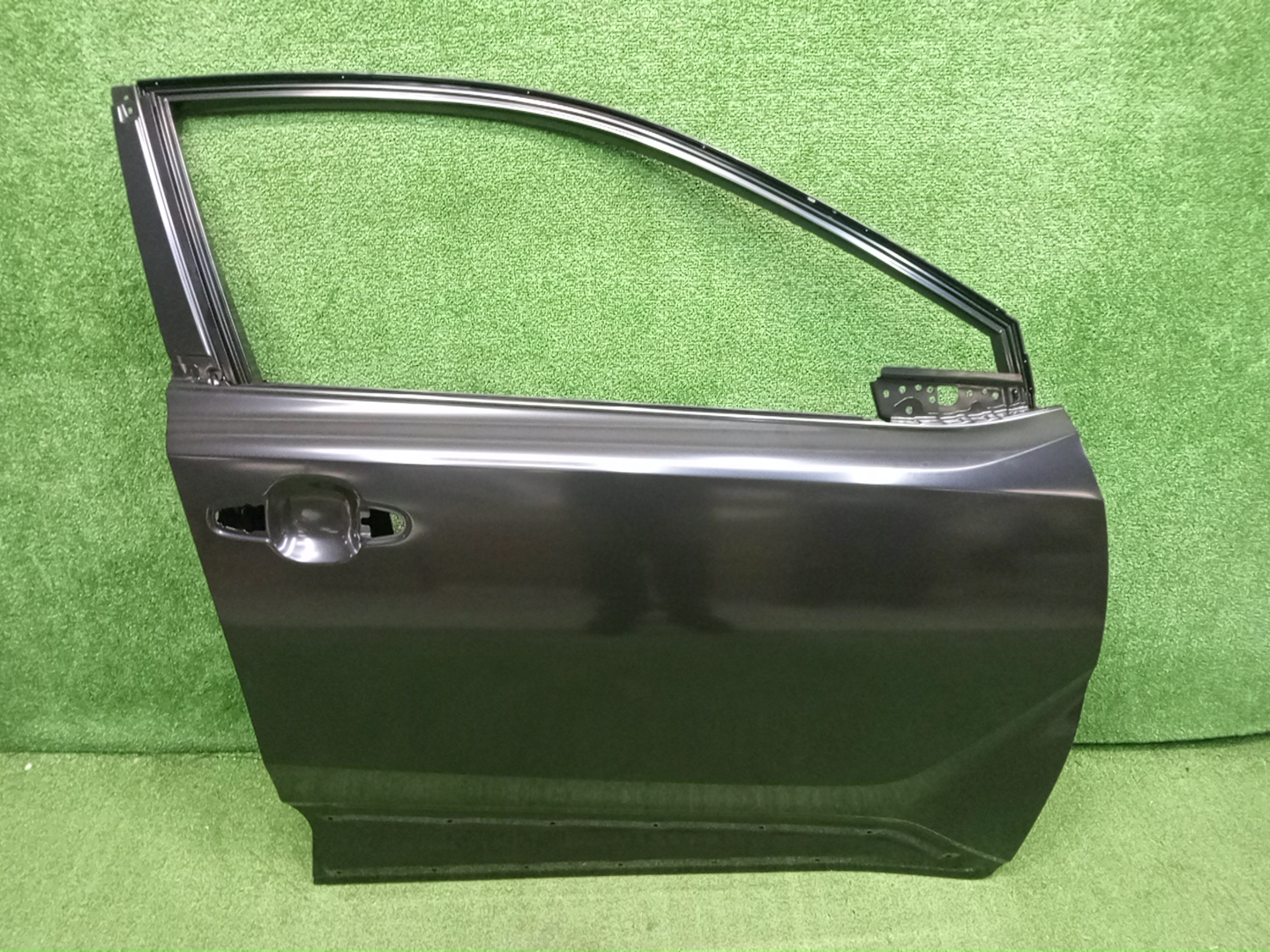 Дверь правая передняя TOYOTA C-HR NGX50 67001-10663 1 ракурс