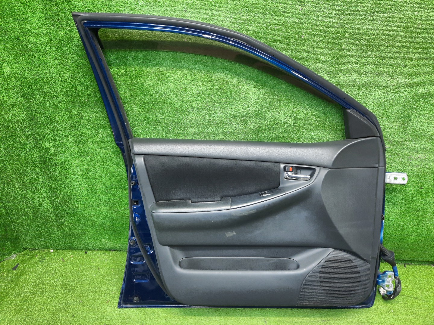 Дверь левая передняя TOYOTA COROLLA, COROLLA FIELDER, ALLEX, COROLLA RUNX ZZE124, NZE121, NZE120, ZZE122, NZE124, CE121, NZE121G, ZZE123G, ZZE124G, ZZE122G, NZE124G, ZZE123 4044 3 ракурс