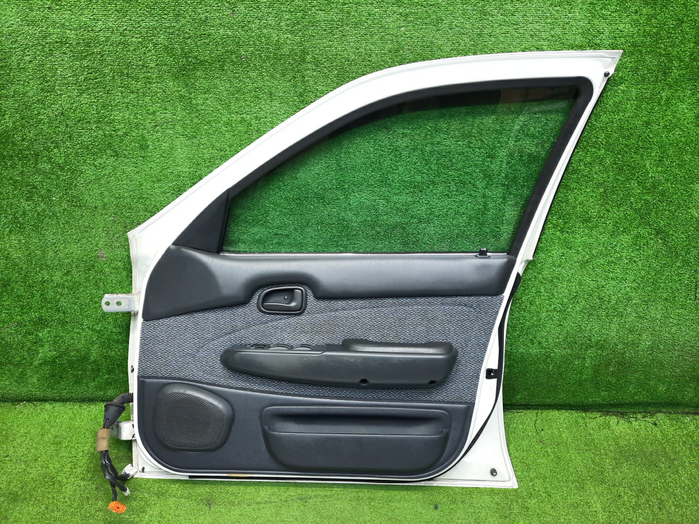 Дверь правая передняя TOYOTA SPRINTER AE100, AE101, AE109, EE101, AE104, CE107, CE100, CE109, EE108 4051 3 ракурс