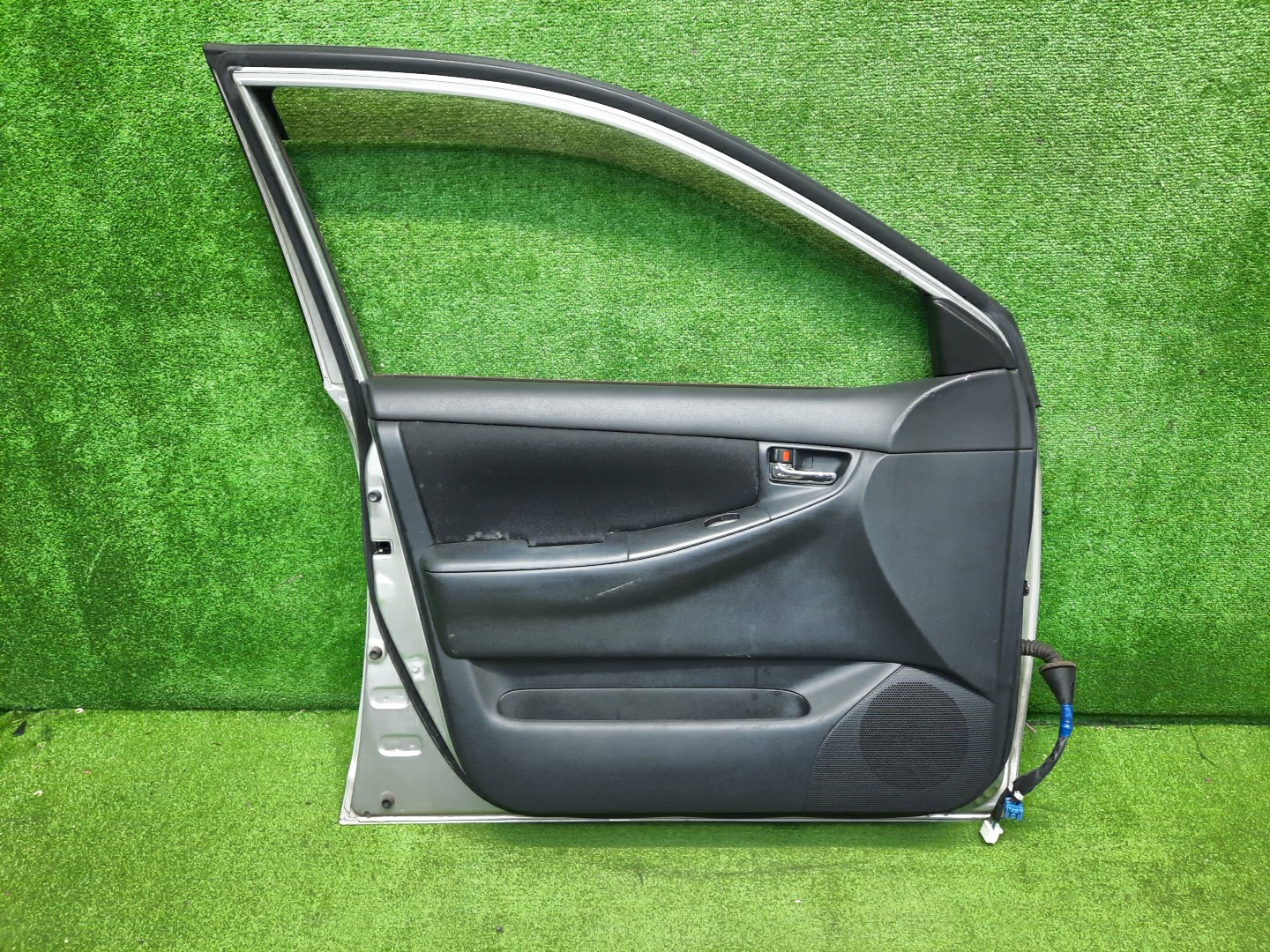 Дверь левая передняя TOYOTA COROLLA, COROLLA FIELDER, ALLEX, COROLLA RUNX ZZE124, NZE121, NZE120, ZZE122, NZE124, CE121, NZE121G, ZZE123G, ZZE124G, ZZE122G, NZE124G, ZZE123 4066 5 ракурс