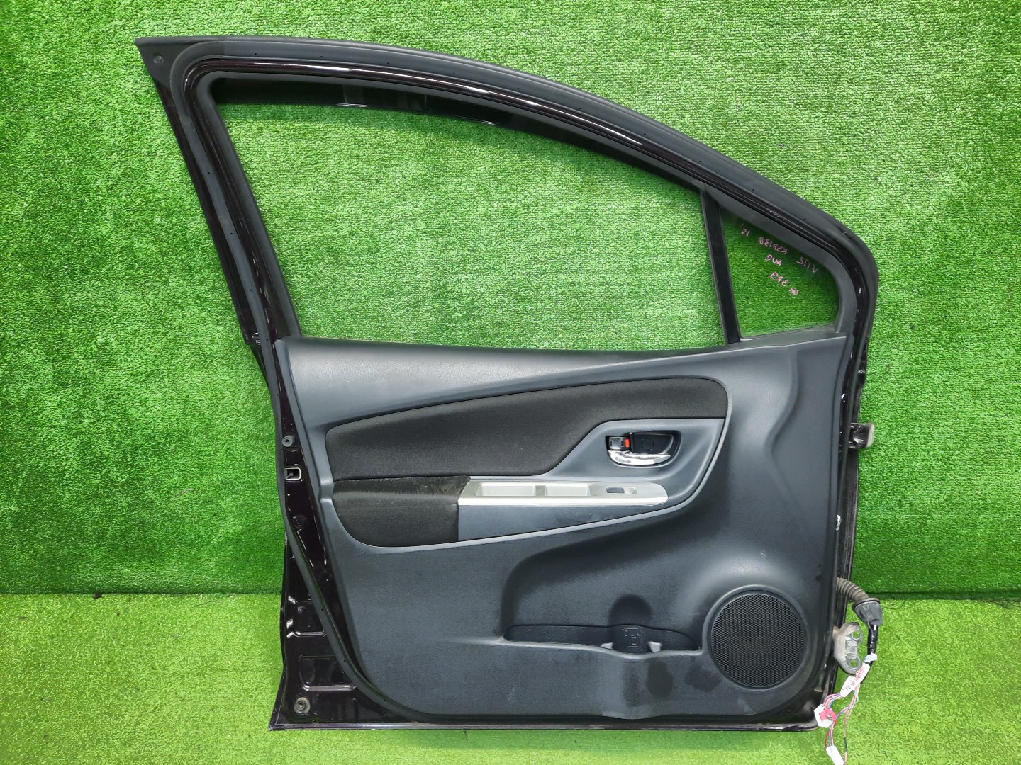 Дверь левая передняя TOYOTA VITZ, YARIS KSP130, NSP130, NSP135, NCP131 4084 3 ракурс