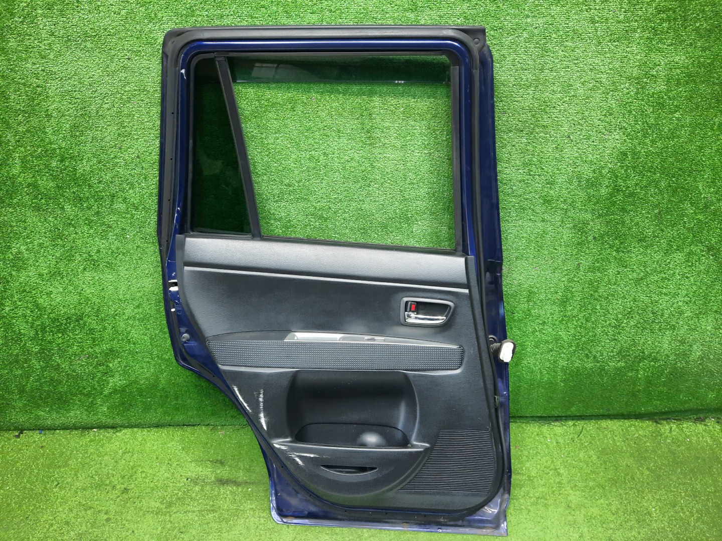 Дверь левая задняя MAZDA DEMIO DY3W, DY5W, DY3R 4121 3 ракурс