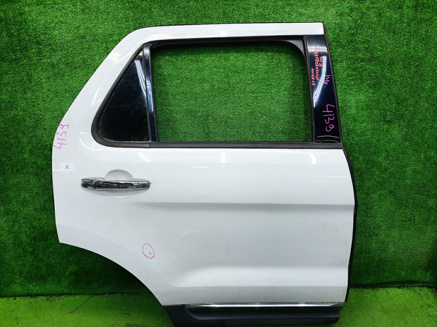 Дверь правая задняя FORD EXPLORER U502 4139 1 ракурс