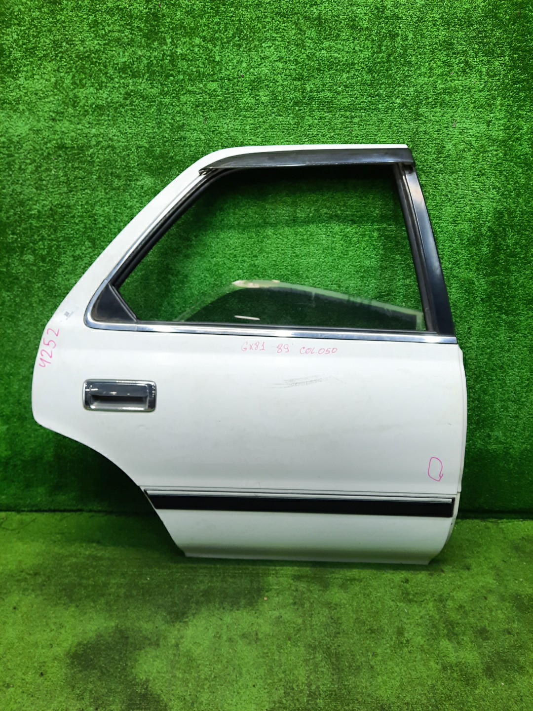 Дверь правая задняя TOYOTA CRESTA GX81, LX80, JZX81, GX80 4252 1 ракурс