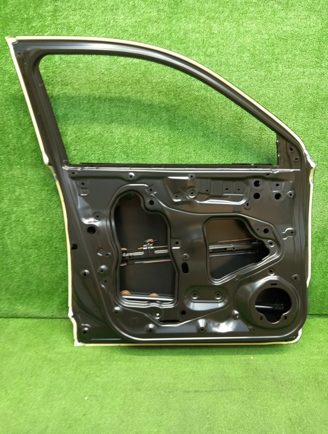 Дверь левая передняя HONDA WR-V DG5 67050-31X-J00ZZ 2 ракурс Дверь левая передняя HONDA WR-V DG5 67050-31X-J00ZZ 2 ракурс