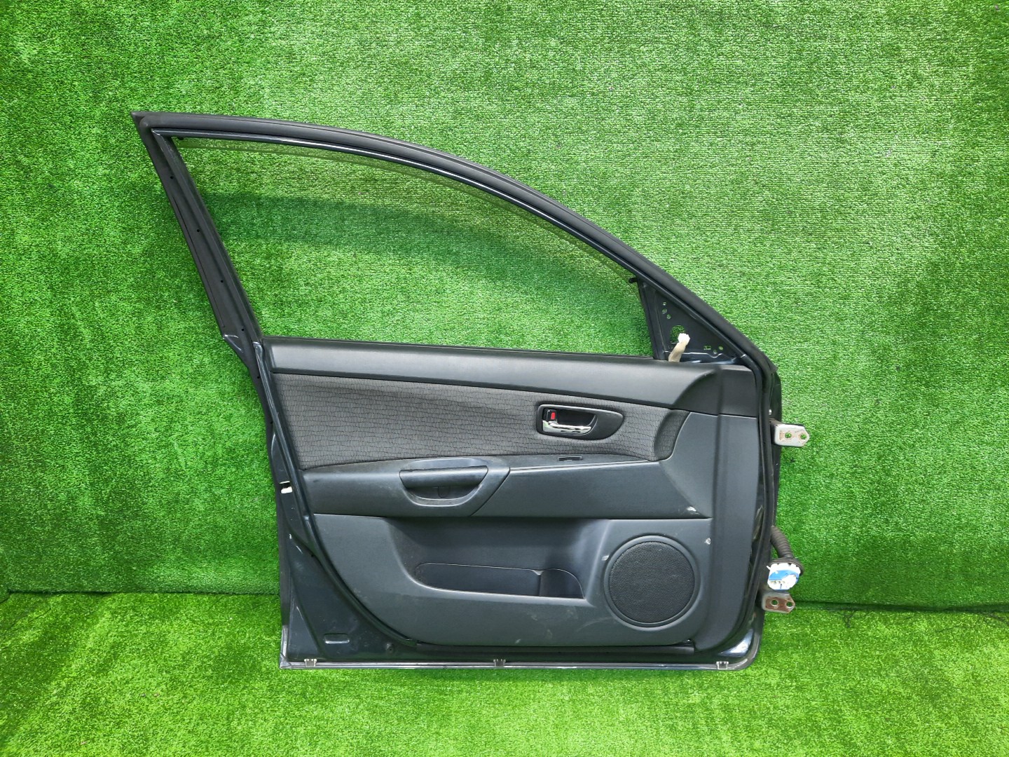 Дверь левая передняя MAZDA AXELA, MAZDA 3, 3 BK5P, BK3P, BKEP, BK SEDAN 3 ракурс