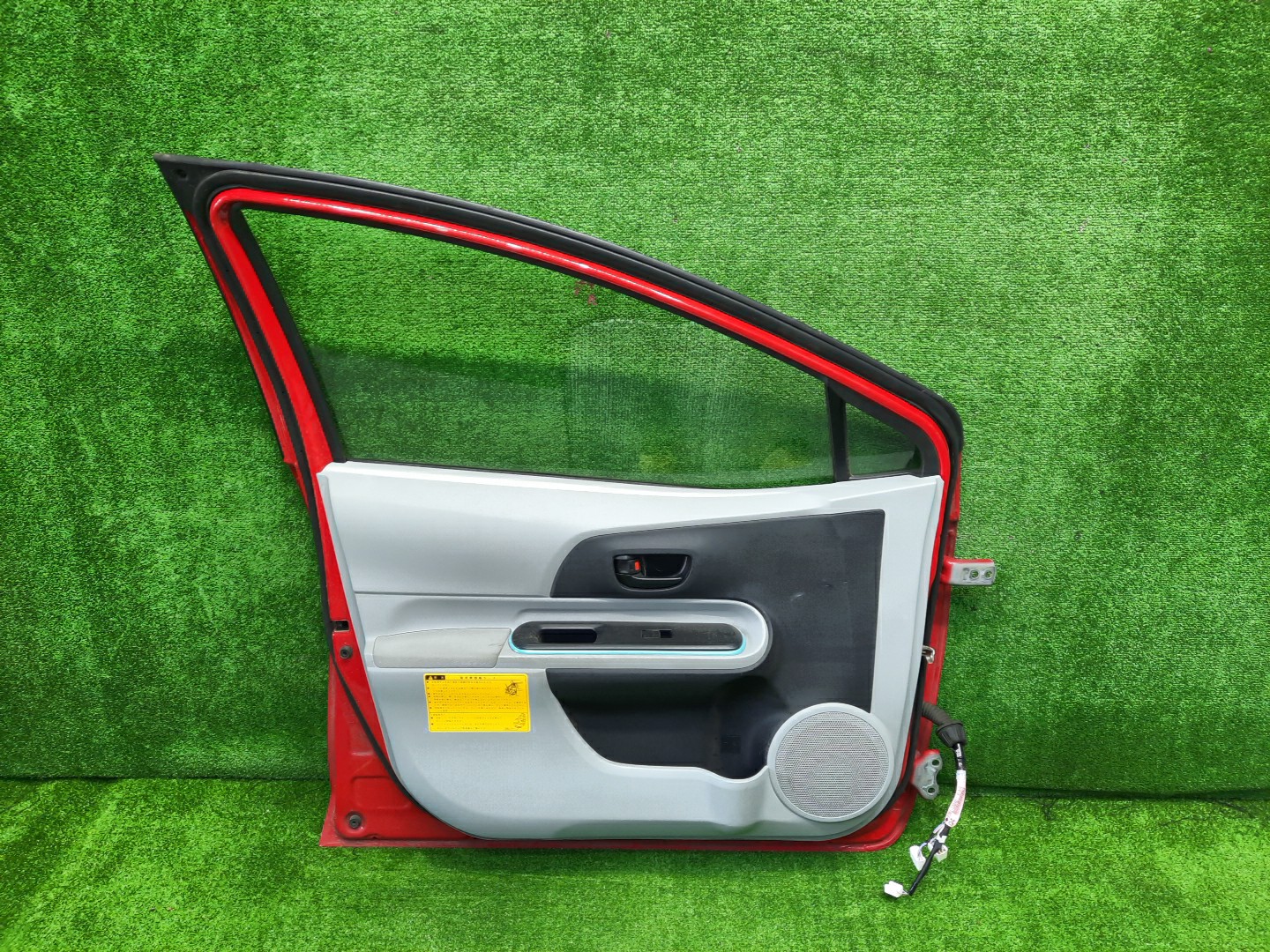 Дверь левая передняя TOYOTA AQUA NHP10 4283 5 ракурс