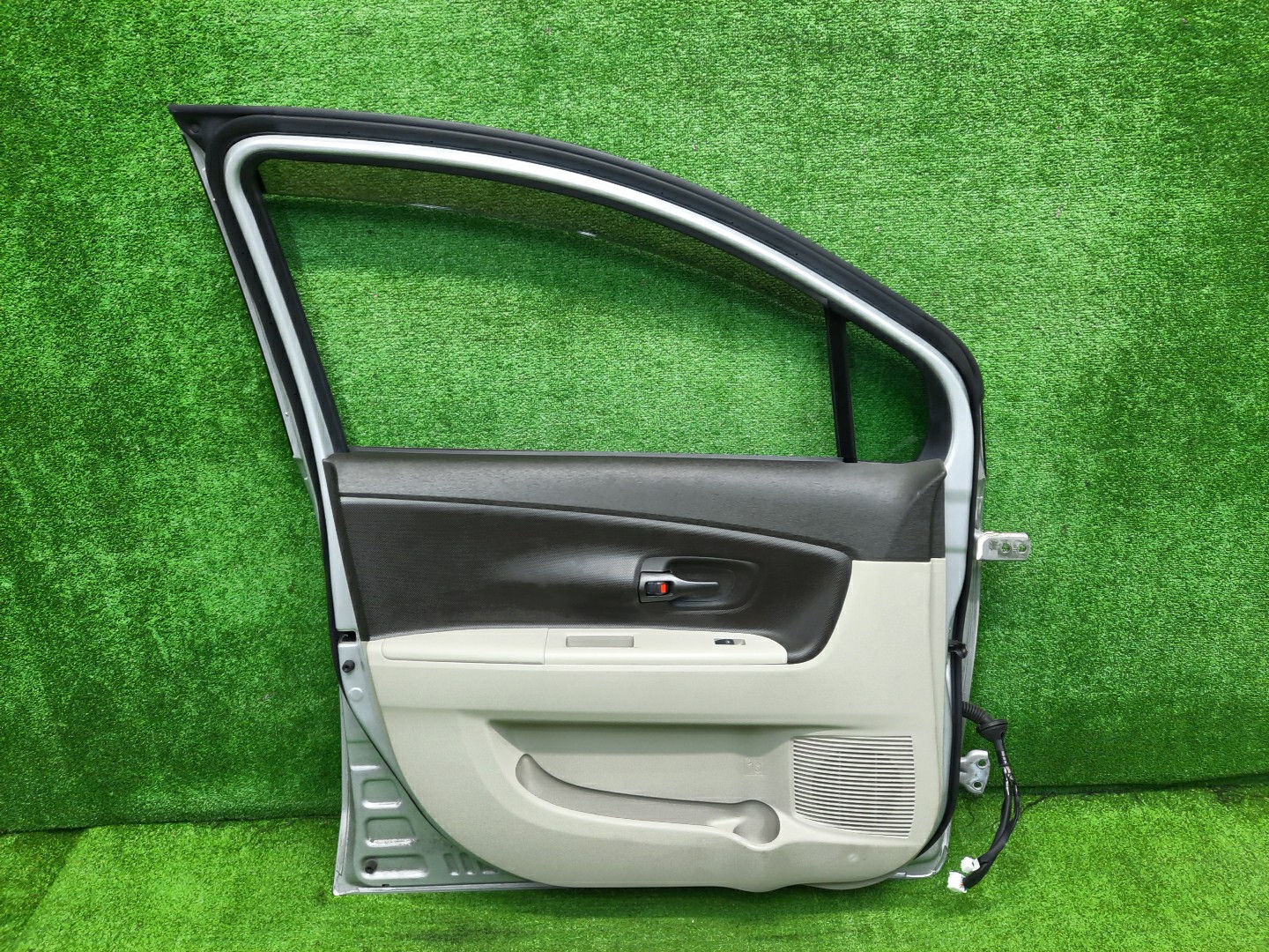 Дверь левая передняя TOYOTA PASSO SETTE M502E 4337 2 ракурс