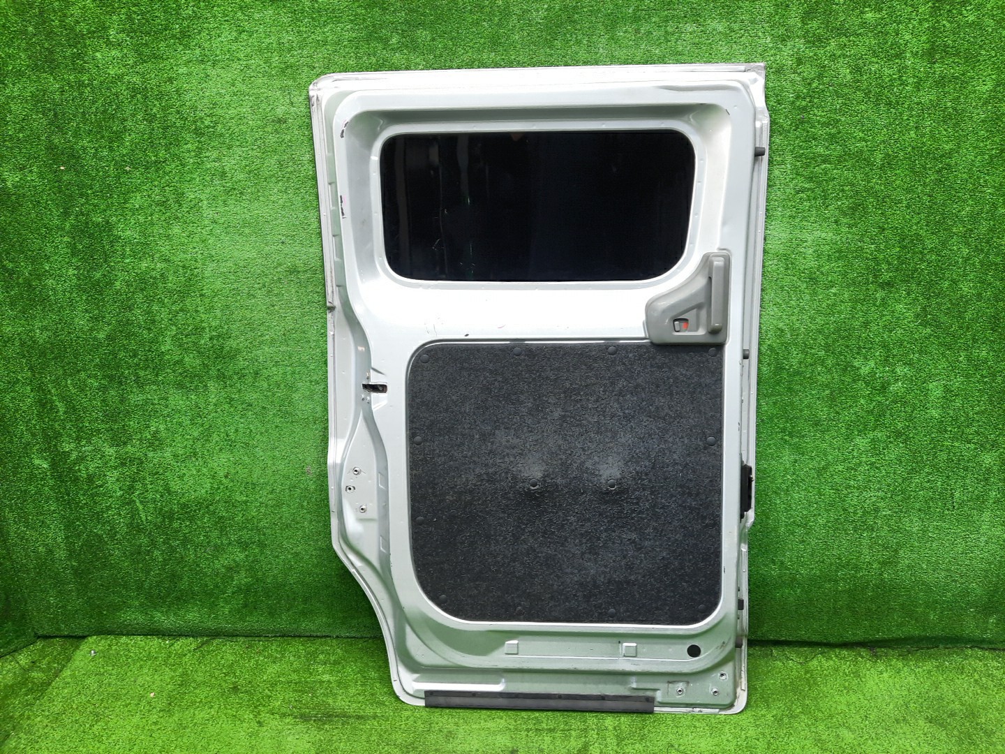 Дверь левая задняя NISSAN NV200 VM20 4409 2 ракурс
