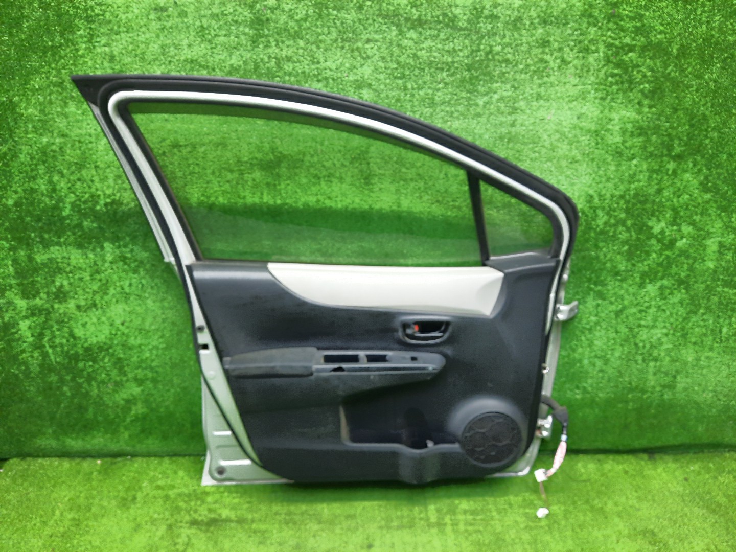 Дверь левая передняя TOYOTA VITZ, YARIS KSP130, NSP130, NSP135, NCP131 4436 4 ракурс