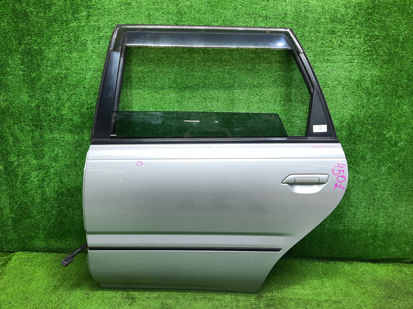 Дверь левая задняя NISSAN BASSARA, PRESAGE JU30, JNU30, JTU30, JTNU30, JVNU30, JVU30, JHU30, U30, NU30, TU30, TNU30, HU30, VNU30, VU30 4501 1 ракурс