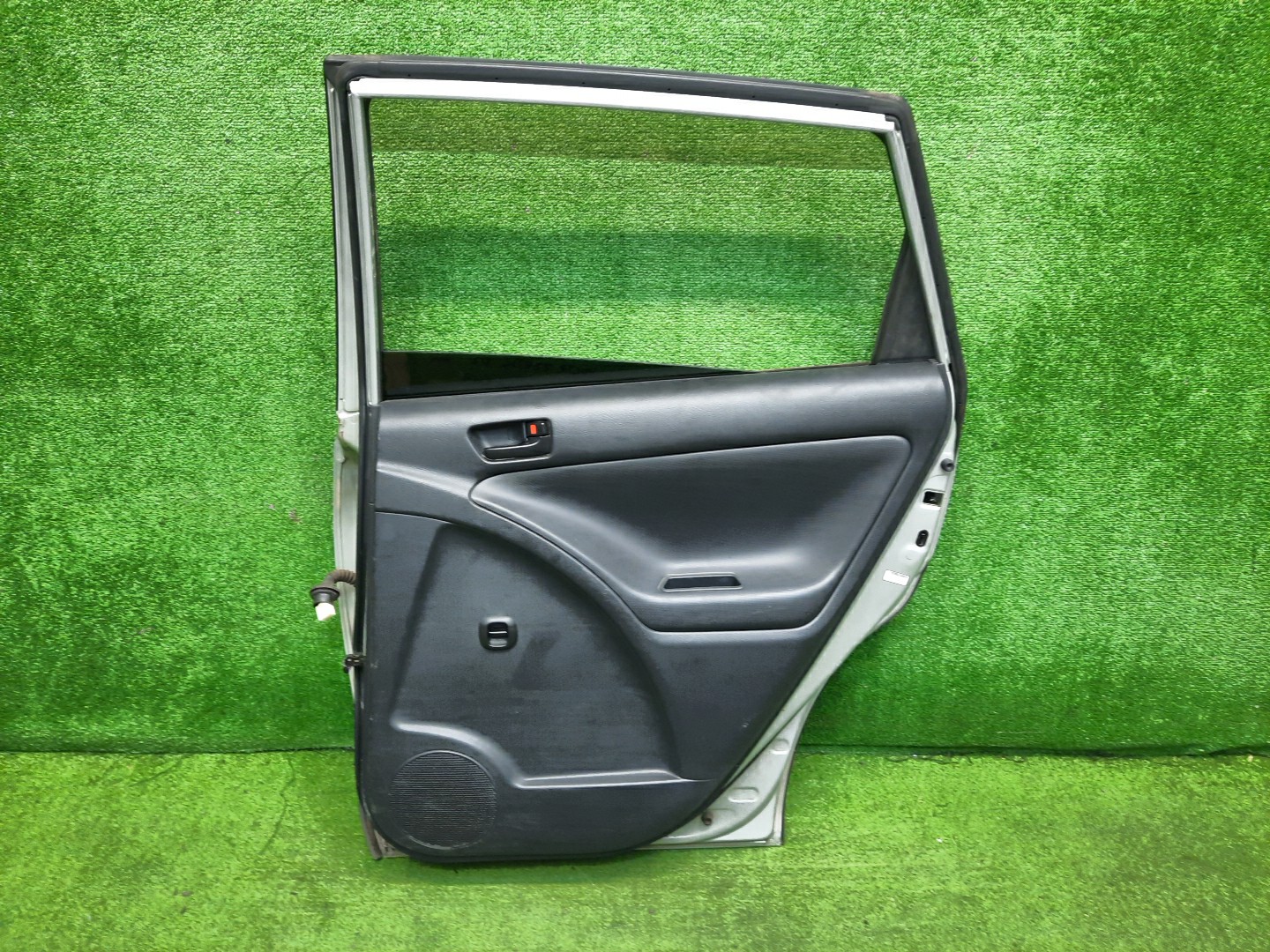 Дверь правая задняя TOYOTA VOLTZ ZZE136, ZZE137, ZZE138, ZZE136, ZZE137, ZZE138 4504 4 ракурс