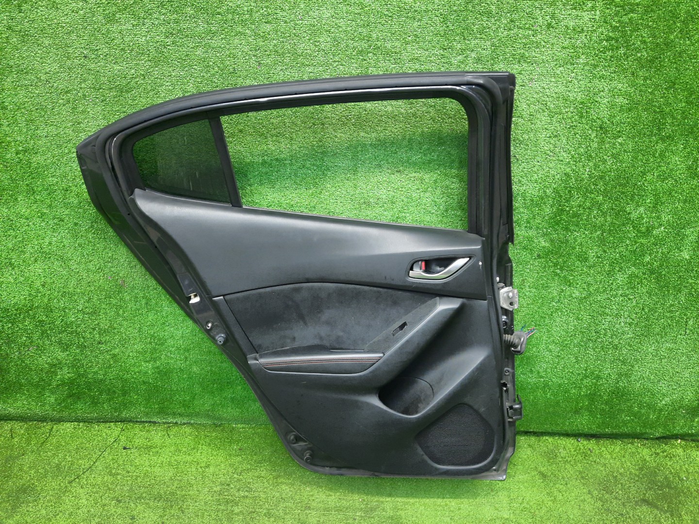Дверь левая задняя MAZDA AXELA, MAZDA 3, 3 BMLFS, BM2AS, BM5FS, BM5AS, BM2FS, BYEFP, BMEFS, BM 4511 4 ракурс