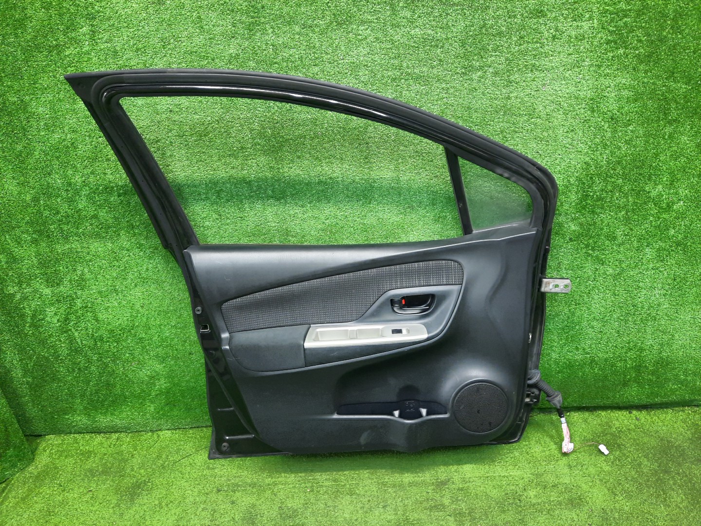 Дверь левая передняя TOYOTA VITZ, YARIS KSP130, NSP130, NSP135, NCP131 4518 3 ракурс