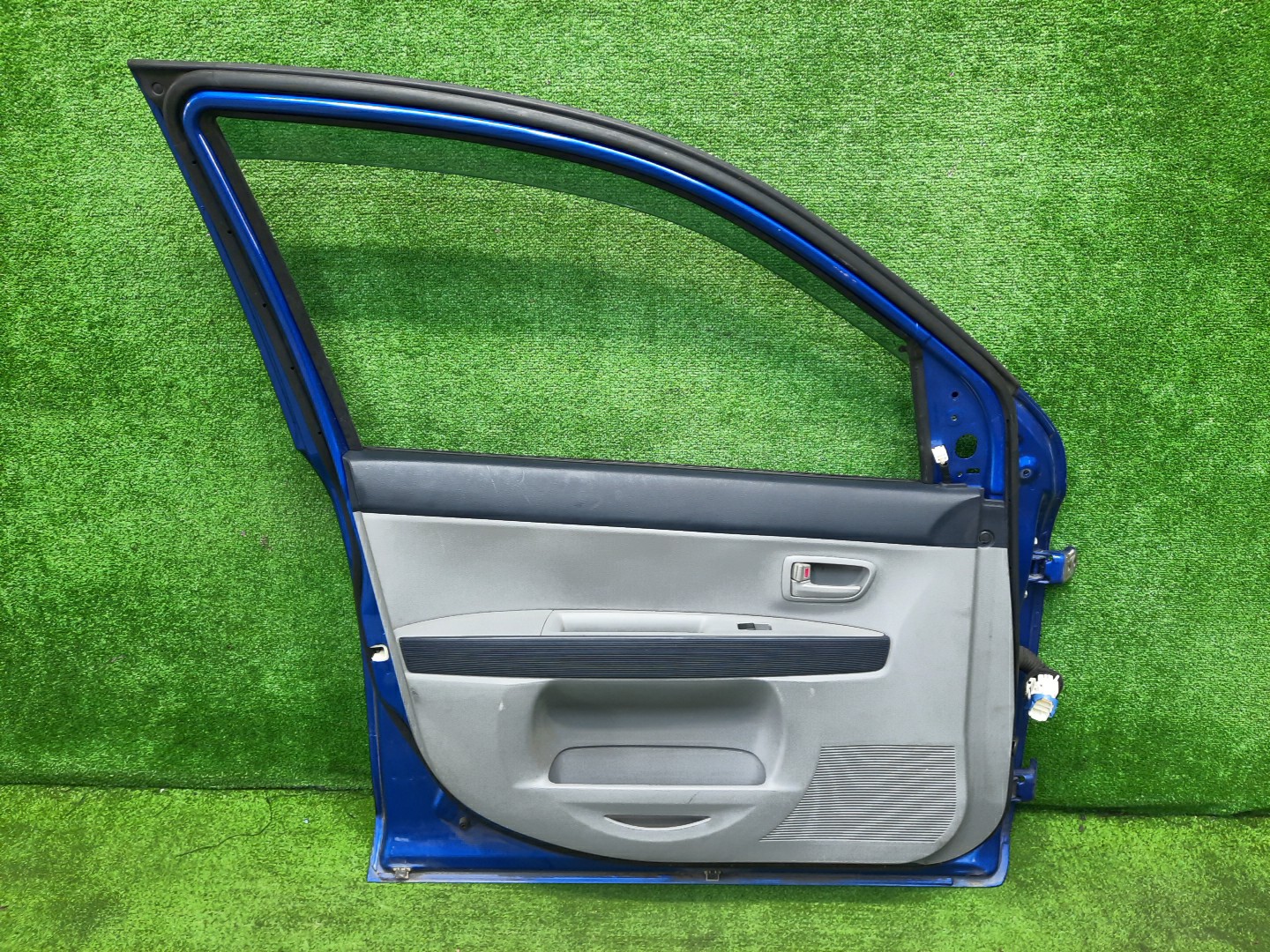 Дверь левая передняя MAZDA DEMIO DY3W, DY5W, DY3R 4532 3 ракурс