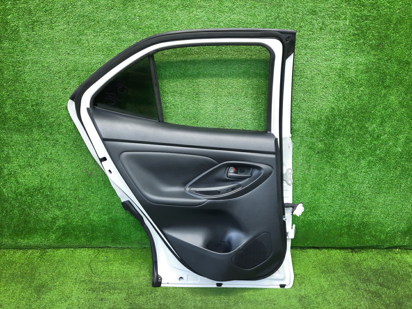 Дверь левая задняя TOYOTA YARIS CROSS MXPJ10, MXPJ15, MXPB10, MXPB15 4544 2 ракурс