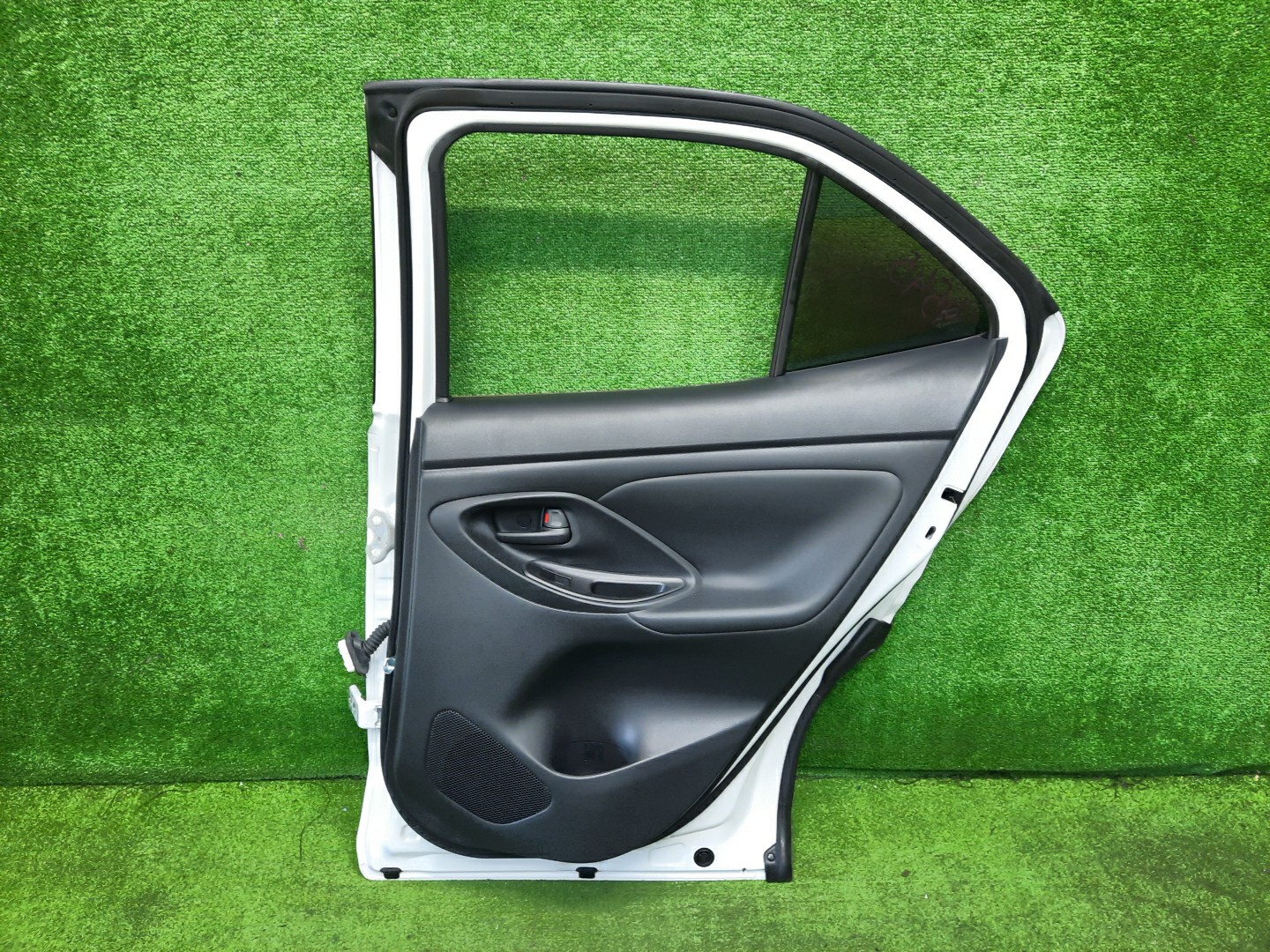 Дверь правая задняя TOYOTA YARIS CROSS MXPJ10, MXPJ15, MXPB10, MXPB15 4545 3 ракурс