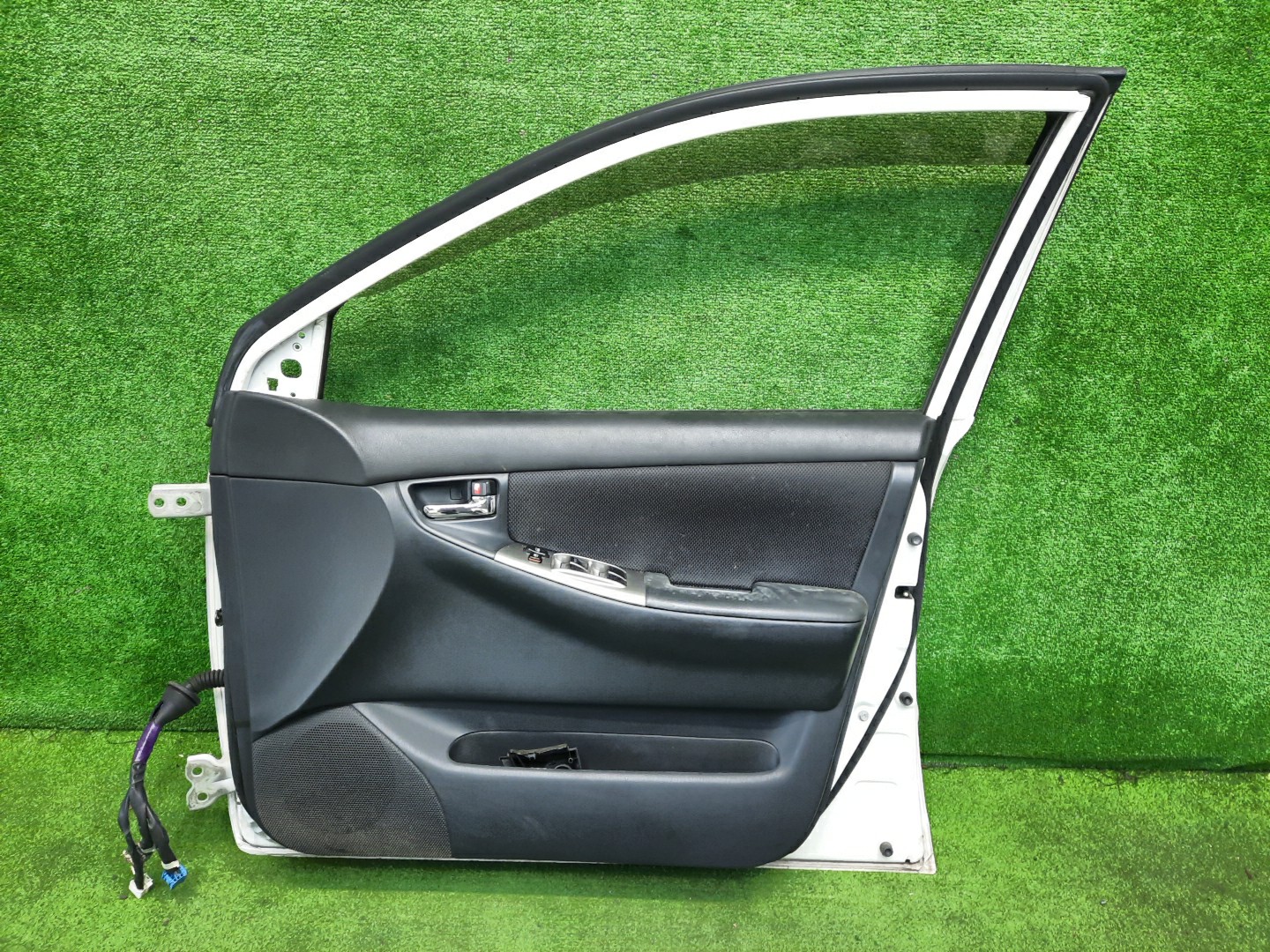 Дверь правая передняя TOYOTA COROLLA, COROLLA FIELDER, ALLEX, COROLLA RUNX ZZE124, NZE121, NZE120, ZZE122, NZE124, CE121, NZE121G, ZZE123G, ZZE124G, ZZE122G, NZE124G, ZZE123 4569 4 ракурс