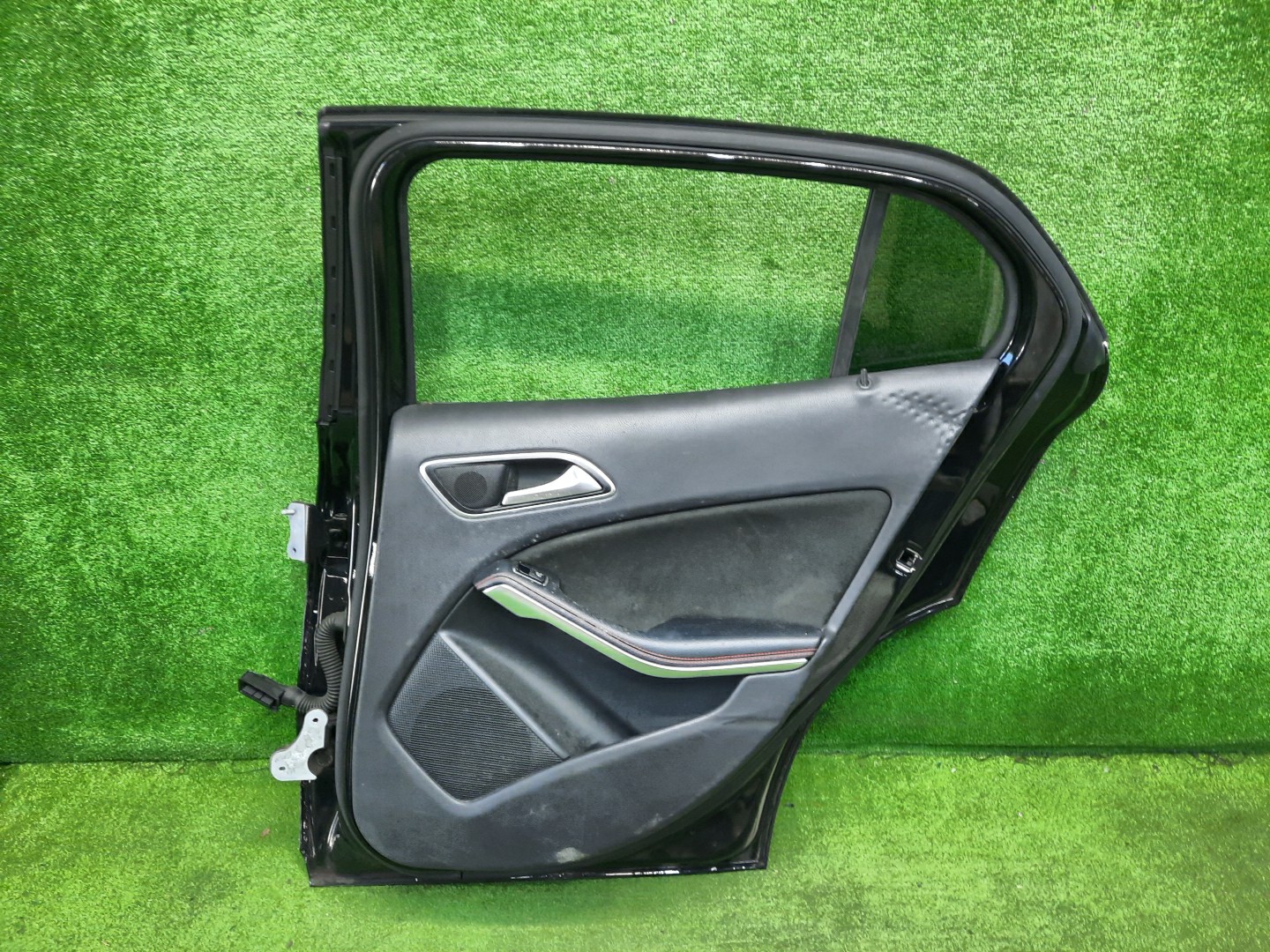 Дверь правая задняя MERCEDES-BENZ GLA-Class X156, 156946, 156942, 156952, 156.902, 156.903, 156.905, 156.908, 156.912, 156.943, 156.944 4577 3 ракурс
