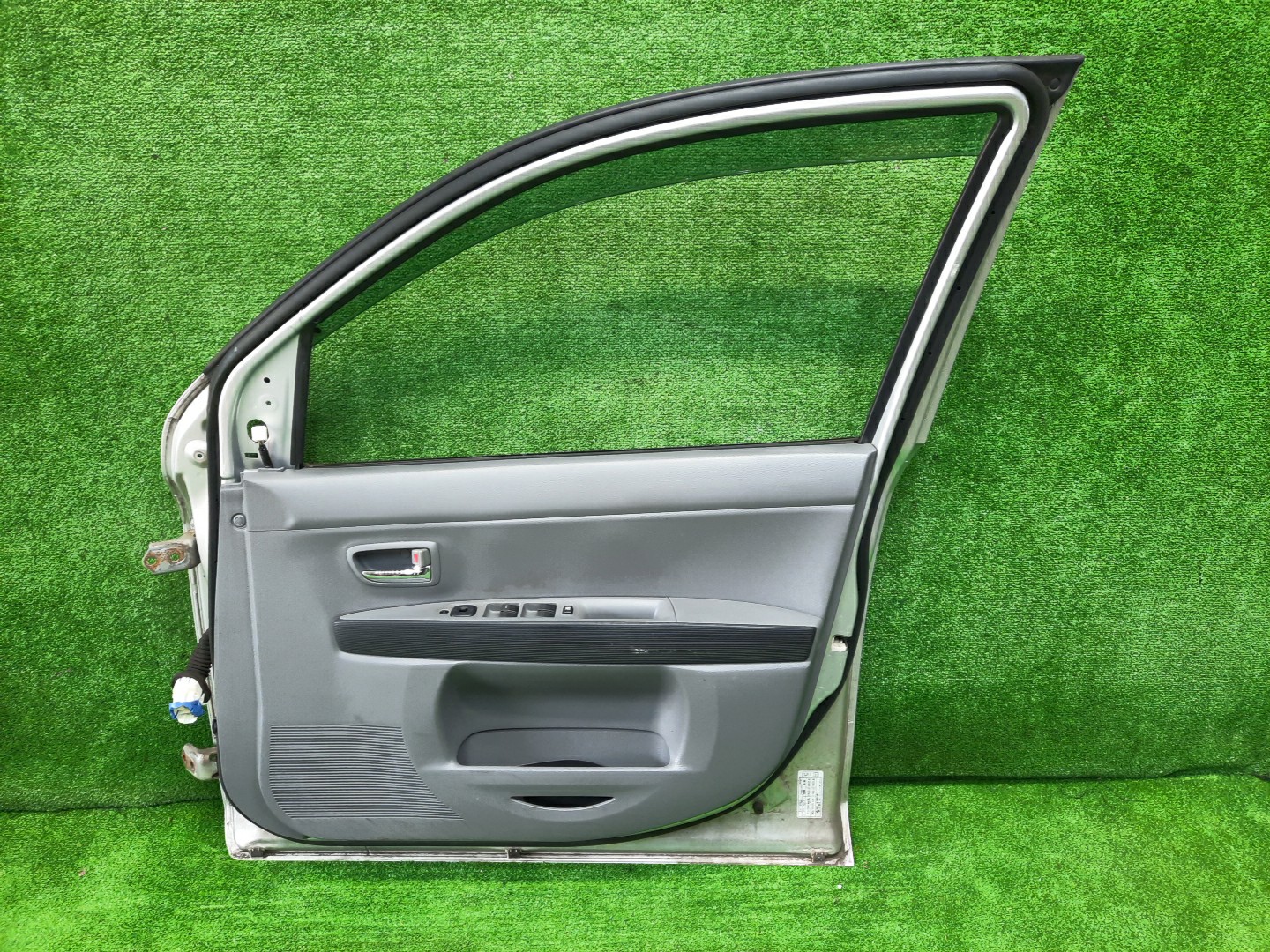 Дверь правая передняя MAZDA DEMIO DY3W, DY5W, DY3R 4637 3 ракурс