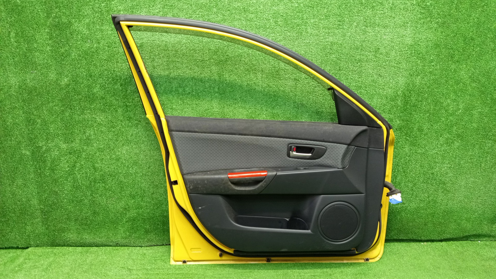 Дверь левая передняя MAZDA AXELA, MAZDA 3, 3 BK5P, BK3P, BKEP, BK WAGON 3 ракурс