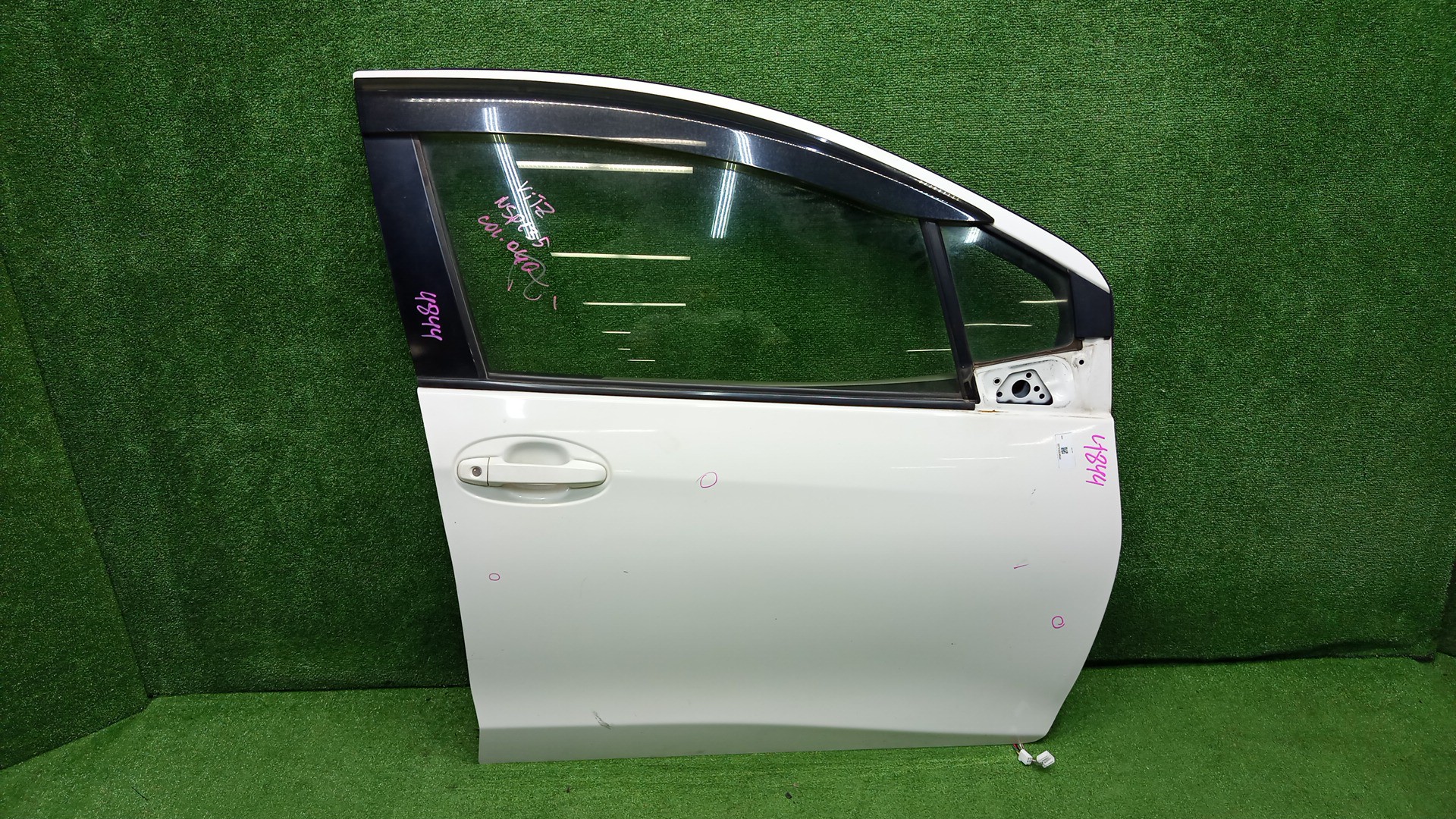 Дверь правая передняя TOYOTA VITZ, YARIS KSP130, NSP130, NSP135, NCP131 4844 1 ракурс