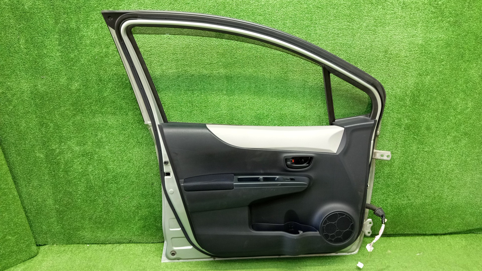 Дверь левая передняя TOYOTA VITZ, YARIS KSP130, NSP130, NSP135, NCP131 4979 4 ракурс
