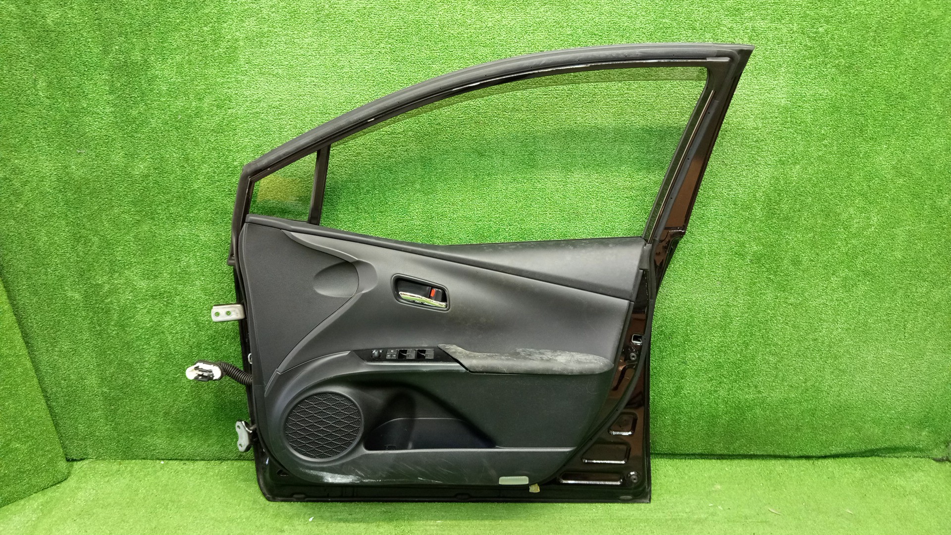 Дверь правая передняя TOYOTA PRIUS ZVW50, ZVW51, ZVW55 4992 3 ракурс