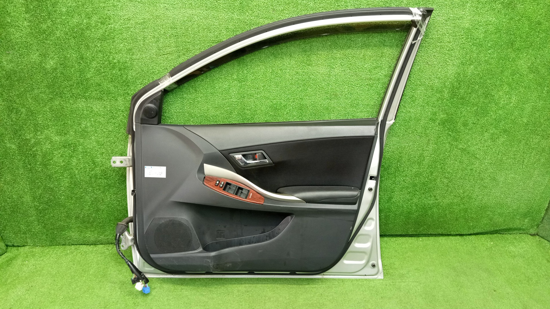 Дверь правая передняя TOYOTA PREMIO ZRT265, ZRT260, NZT260, ZRT261 5010 4 ракурс