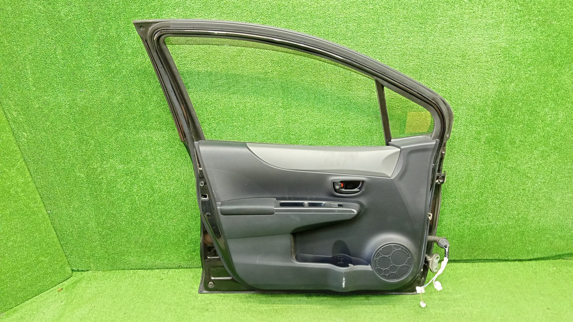 Дверь левая передняя TOYOTA VITZ, YARIS KSP130, NSP130, NSP135, NCP131 5040 2 ракурс