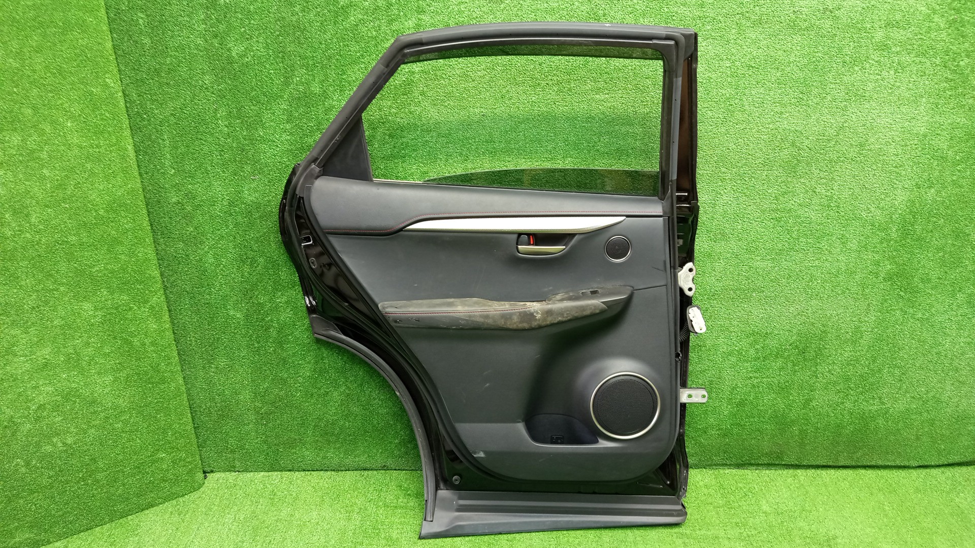 Дверь левая задняя LEXUS NX300H AYZ10 5122 3 ракурс