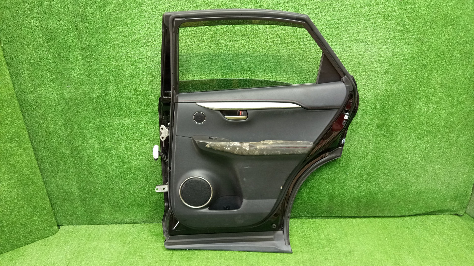 Дверь правая задняя LEXUS NX300H AYZ10 5133 3 ракурс