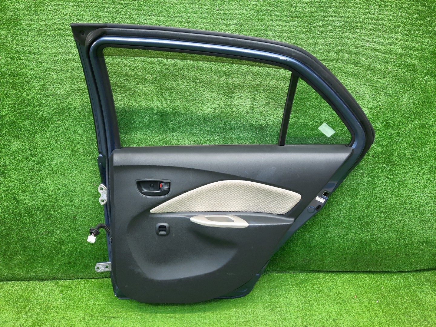 Дверь правая задняя TOYOTA BELTA SCP92, NCP96, KSP90, KSP92 5140 2 ракурс