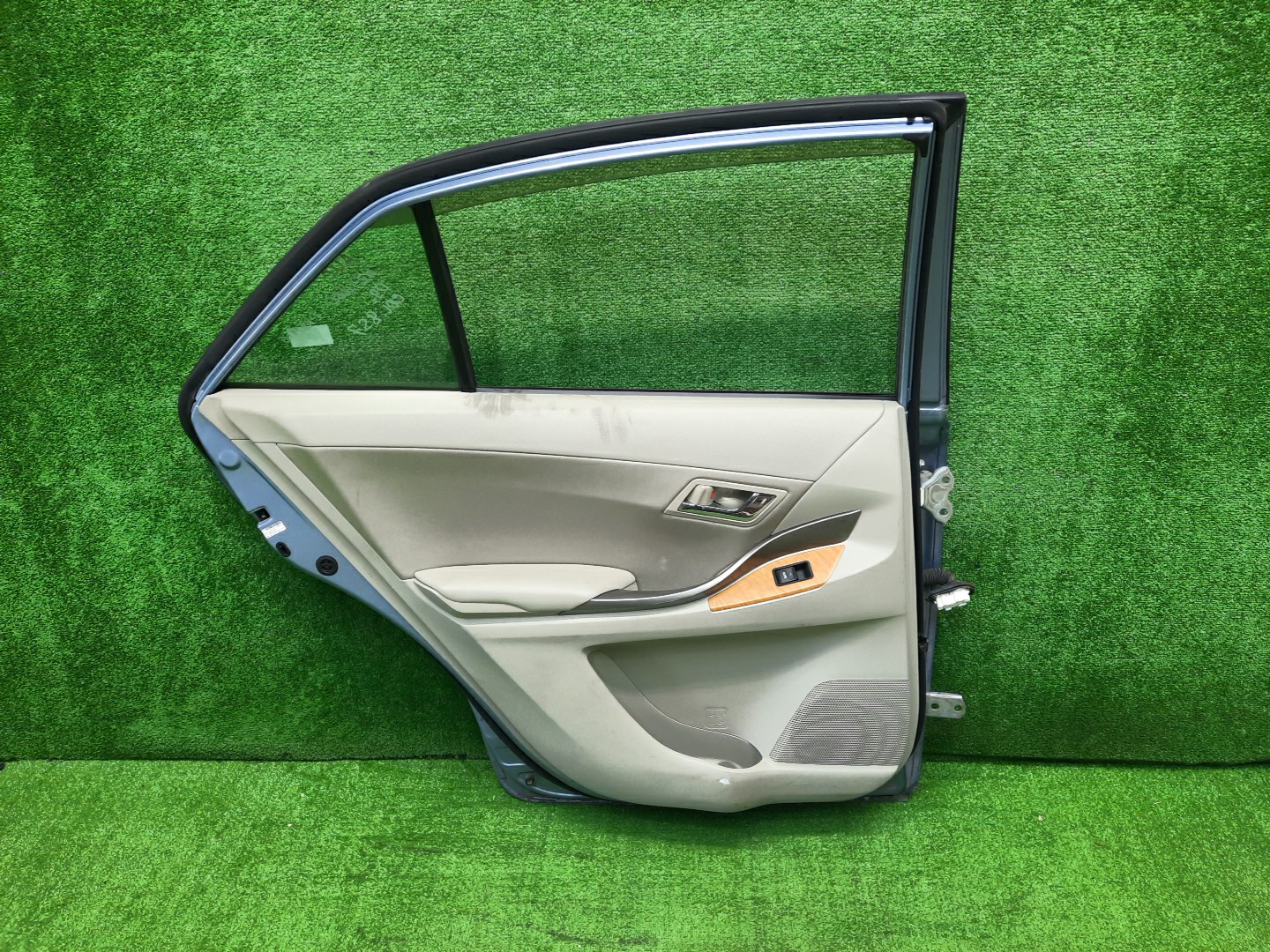 Дверь левая задняя TOYOTA PREMIO ZRT265, ZRT260, NZT260, ZRT261 5153 4 ракурс