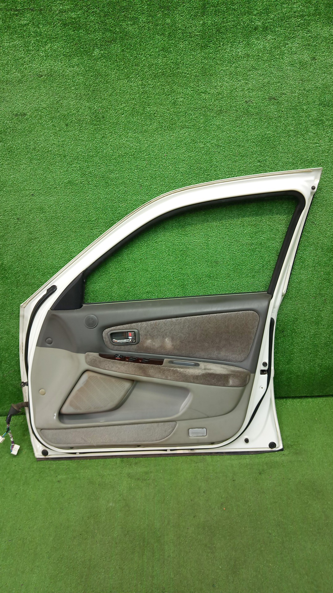 Дверь правая передняя TOYOTA CRESTA GX100, JZX100, JZX101, LX100, GX105, JZX105, SX100 5398 4 ракурс
