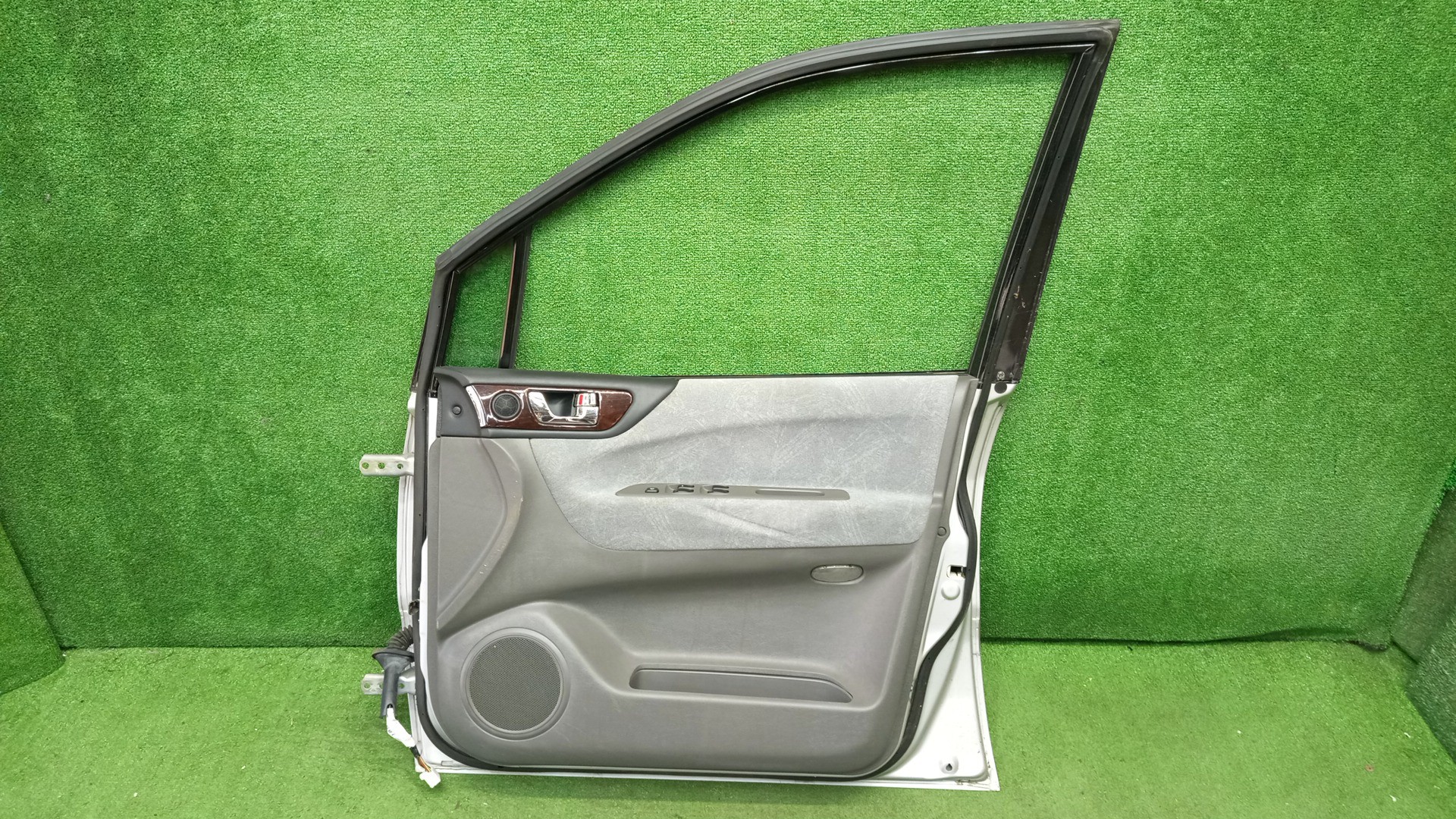 Дверь правая передняя MITSUBISHI SPACE WAGON, CHARIOT GRANDIS, CHARIOT N94W, N84W, N96W, N86W 5485 4 ракурс