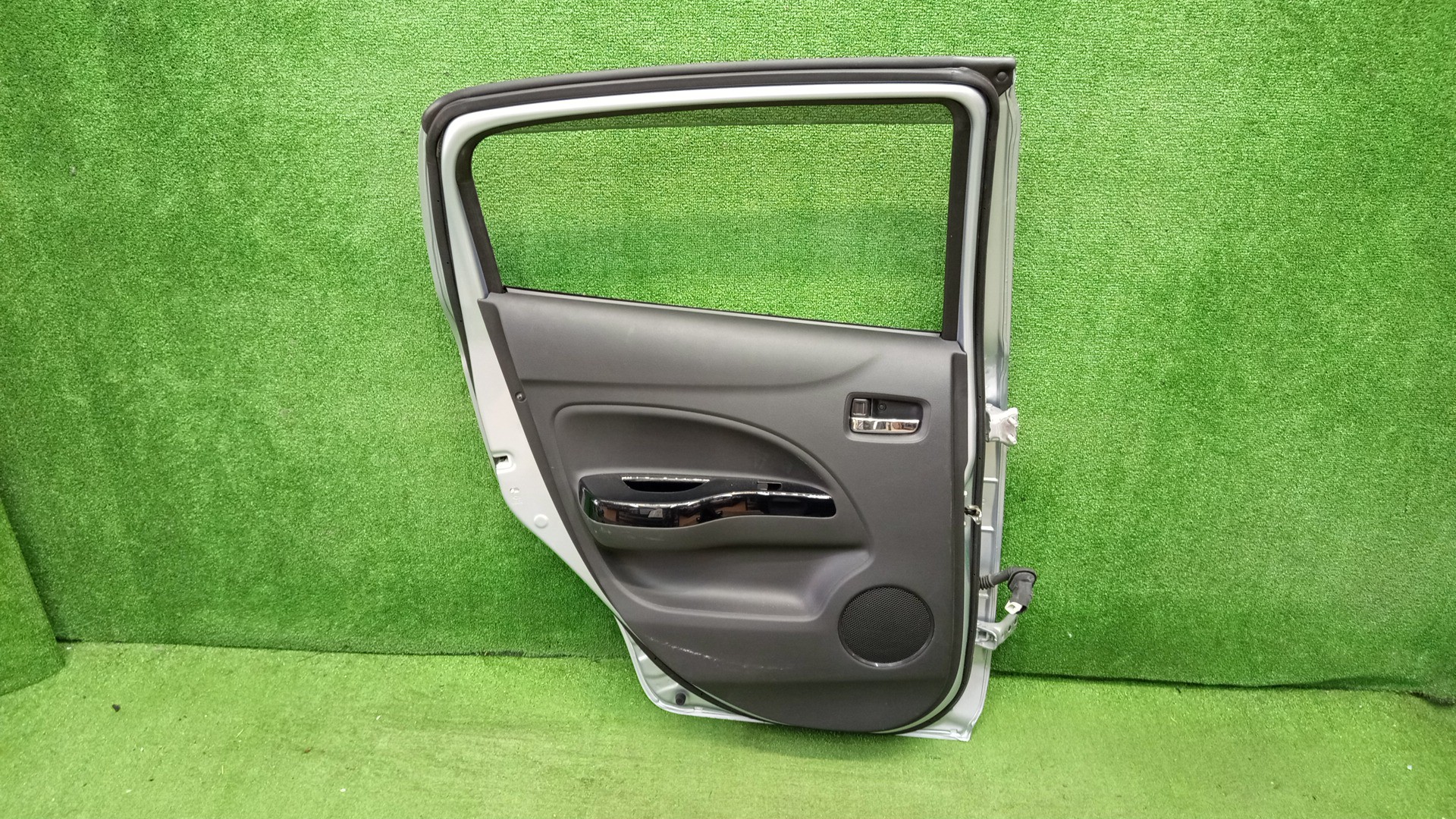 Дверь левая задняя MITSUBISHI MIRAGE A03A 5525 3 ракурс