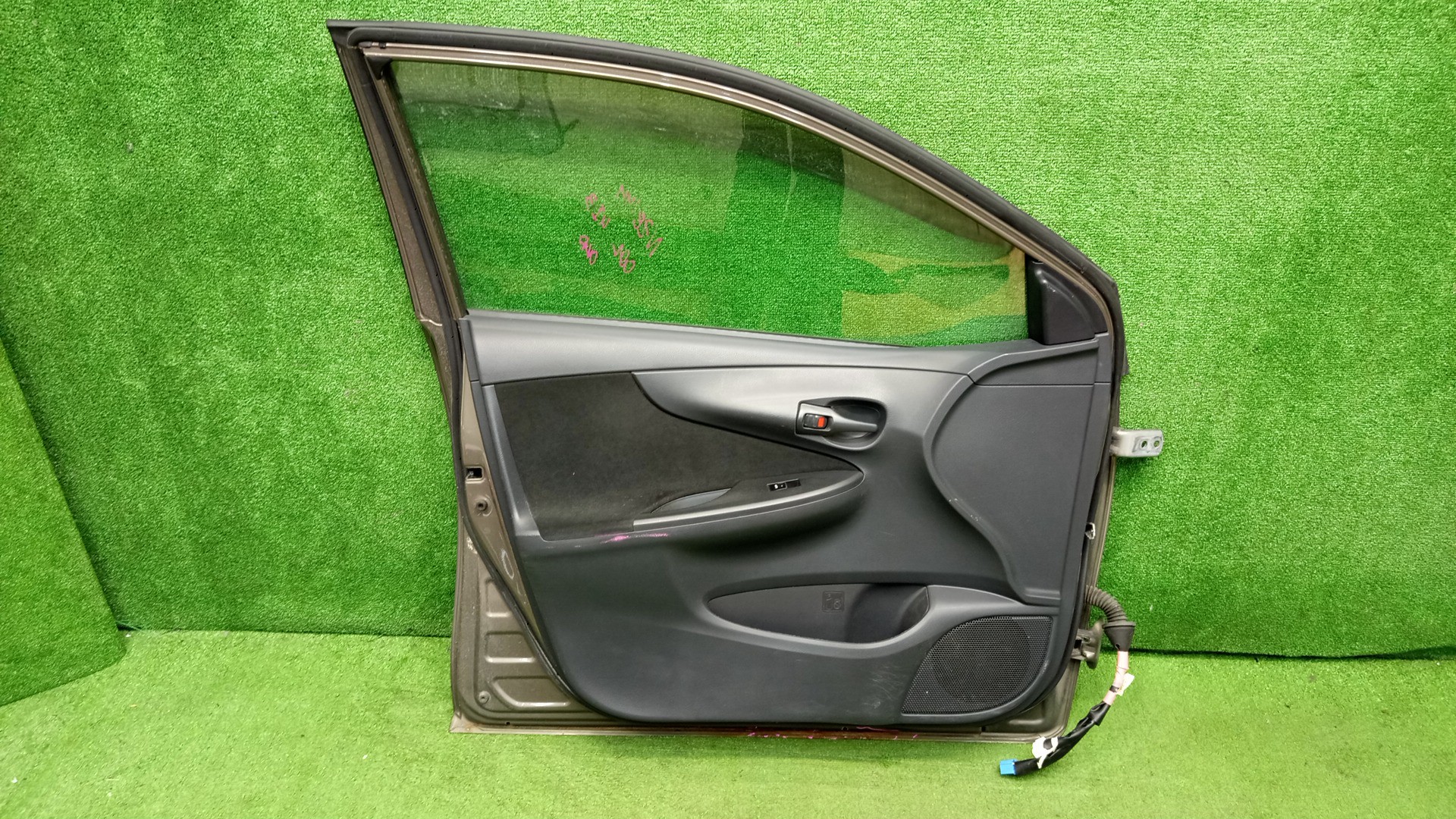 Дверь левая передняя TOYOTA COROLLA FIELDER, COROLLA  AXIO ZRE144G, ZRE142G, NZE144G, NZE141G, NZE141, NZE144, ZRE142, ZRE144 5568 4 ракурс